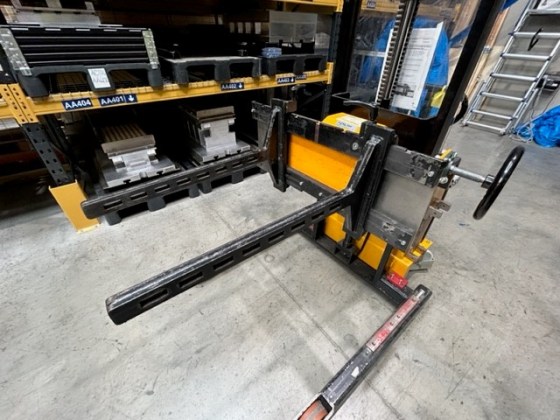 Carreffe Lift Truck with Tool Handler Pic 07